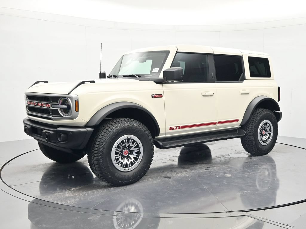 New 2026 Ford Bronco Outer Banks w/ Sasquatch Package AWD/4WD image 1