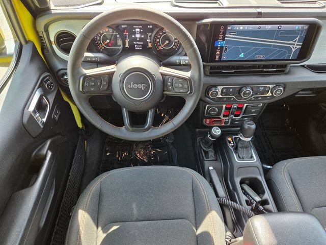 Used 2024 Jeep Gladiator Overland AWD/4WD image 13