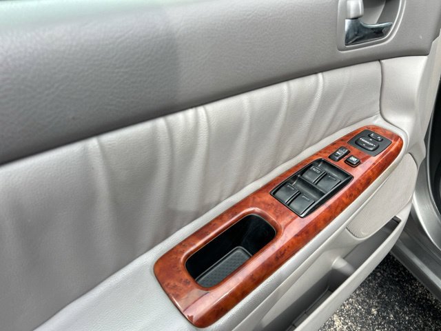 Used 2005 Toyota Camry XLE w/ VSC & Side Airbag Pkg FWD image 27