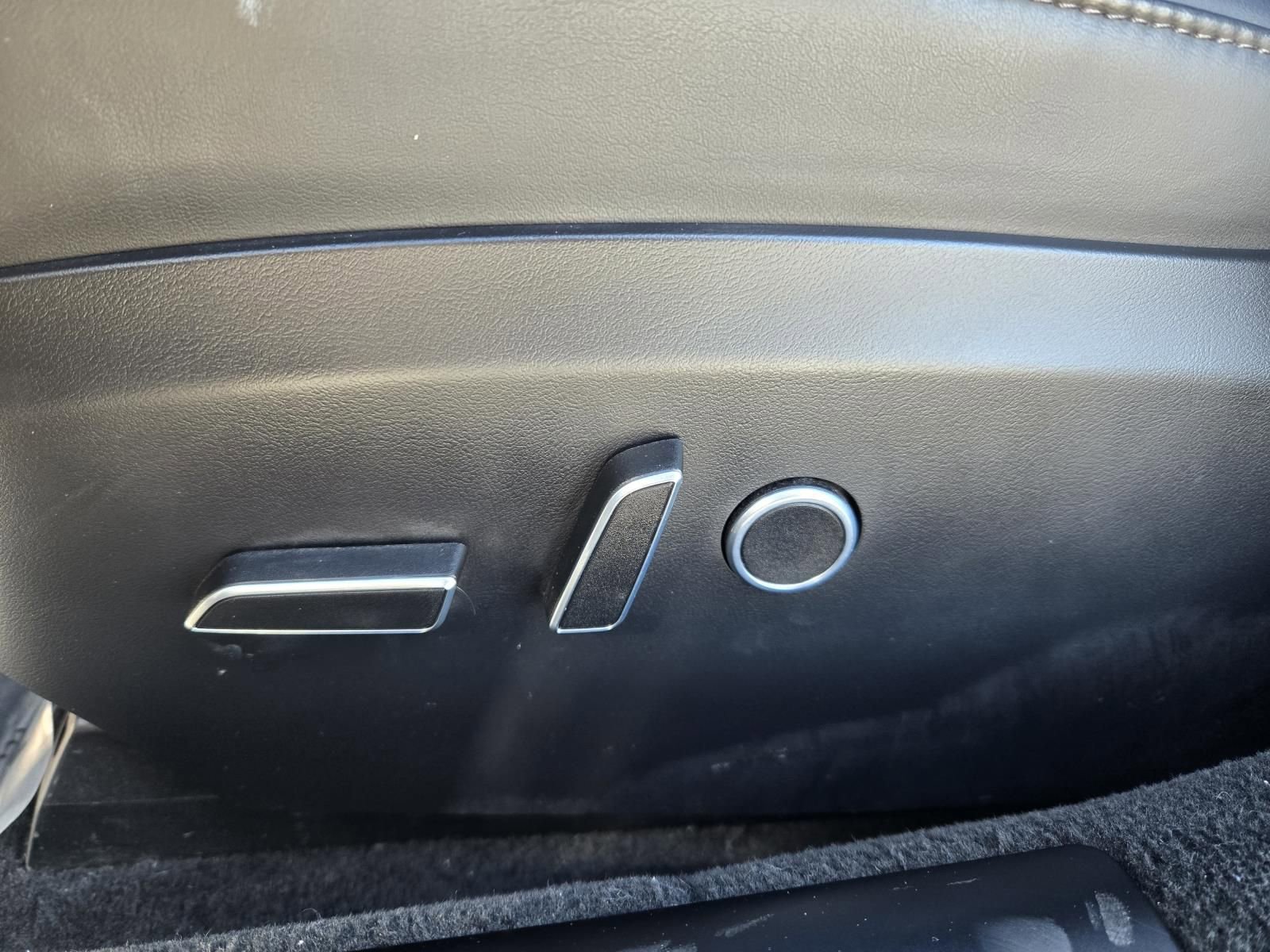 Used 2022 Tesla Model S Plaid image 17