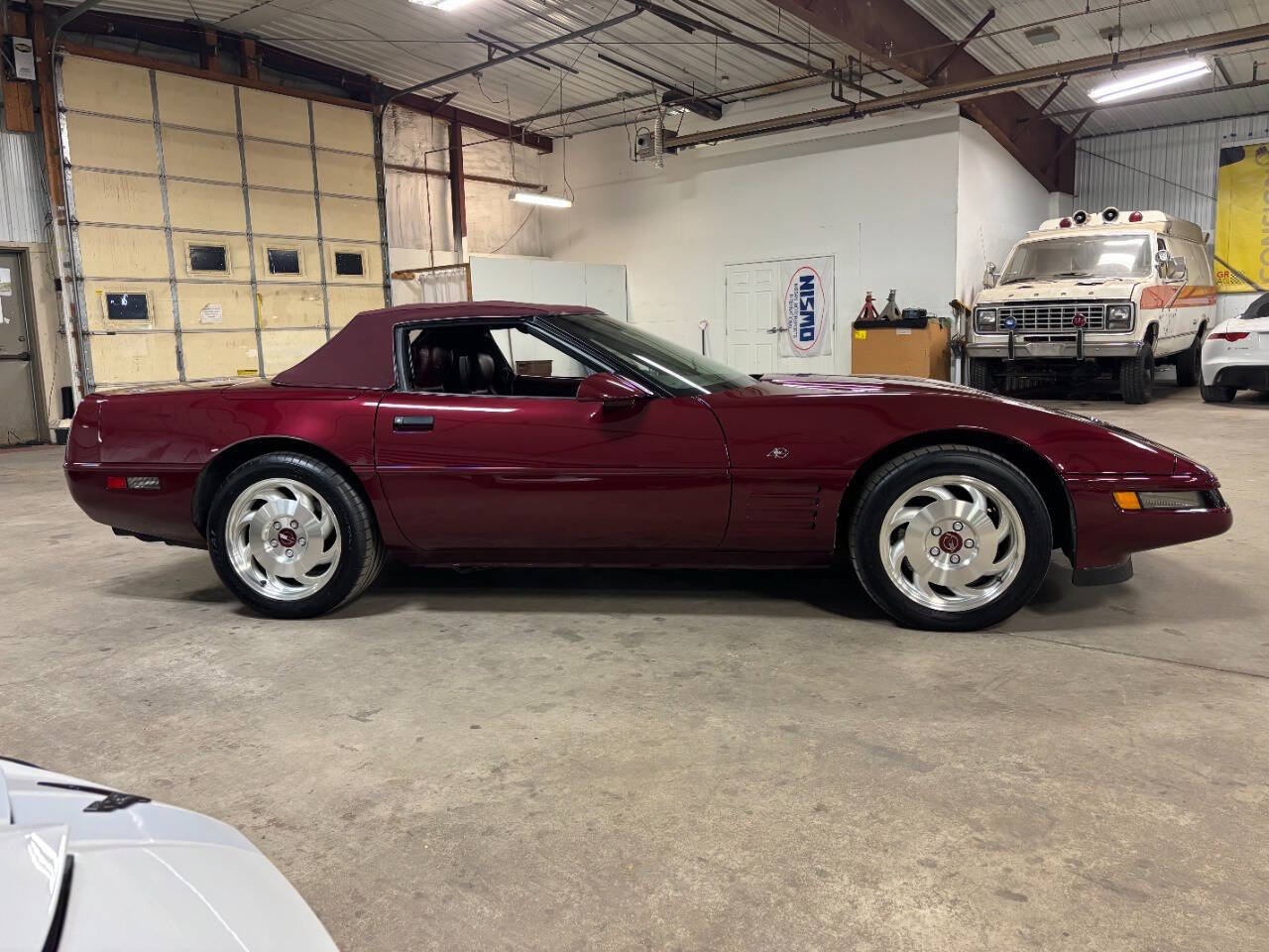 Used 1993 Chevrolet Corvette Convertible RWD image 7