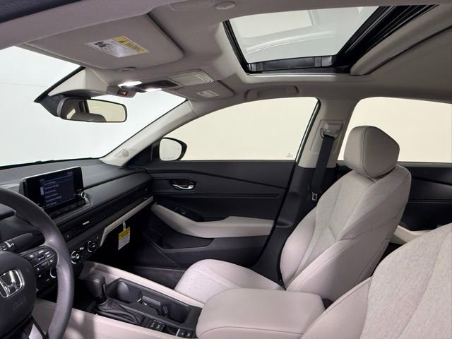 Used 2025 Honda Accord SE image 32