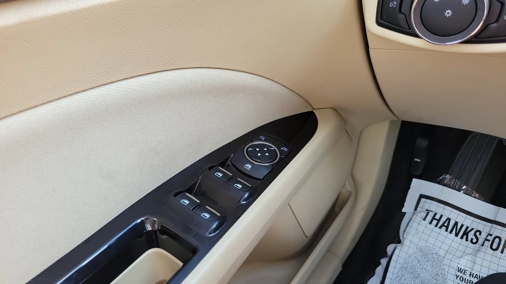 Used 2014 Ford Fusion SE FWD image 19