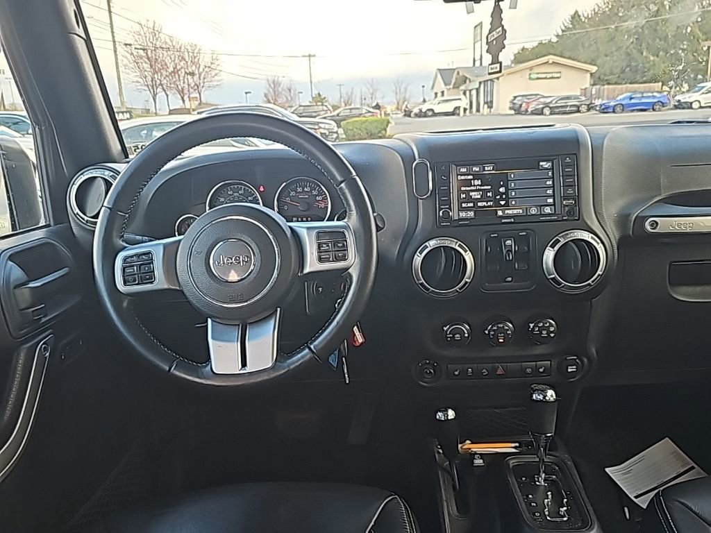 Used 2017 Jeep Wrangler Unlimited Rubicon image 2