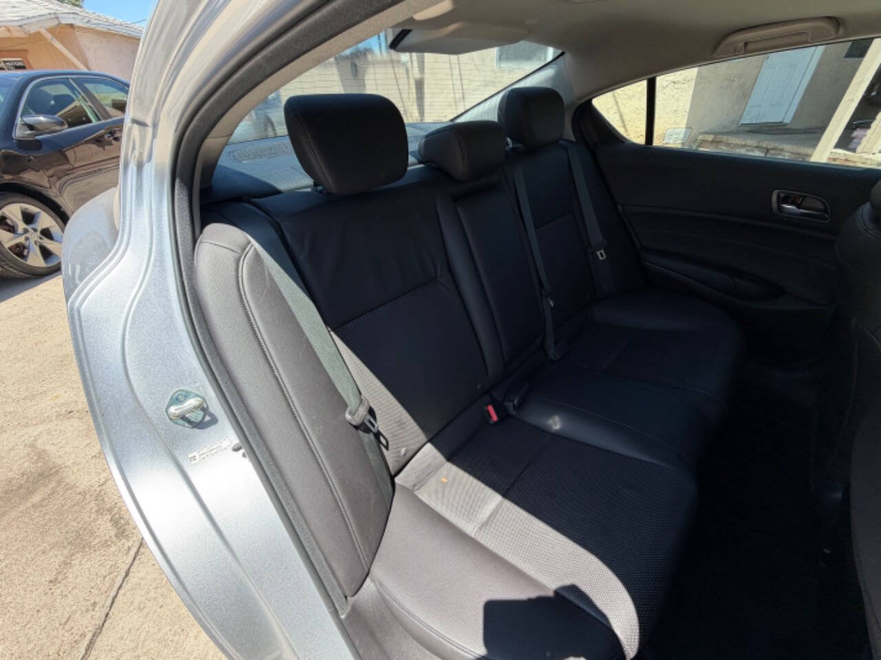 Used 2013 Acura ILX w/ Premium Package FWD image 9