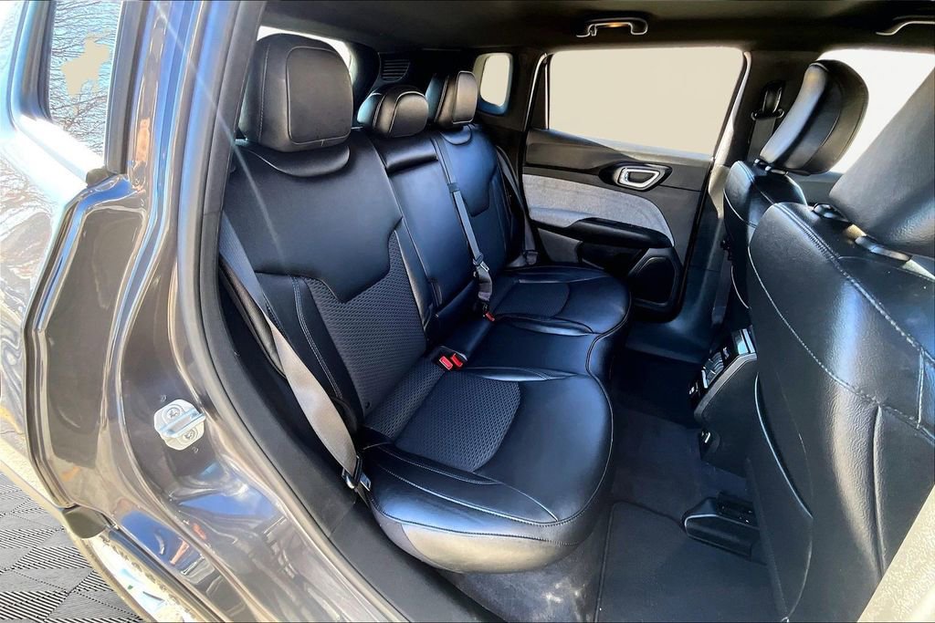 Used 2024 Jeep Compass Latitude image 27