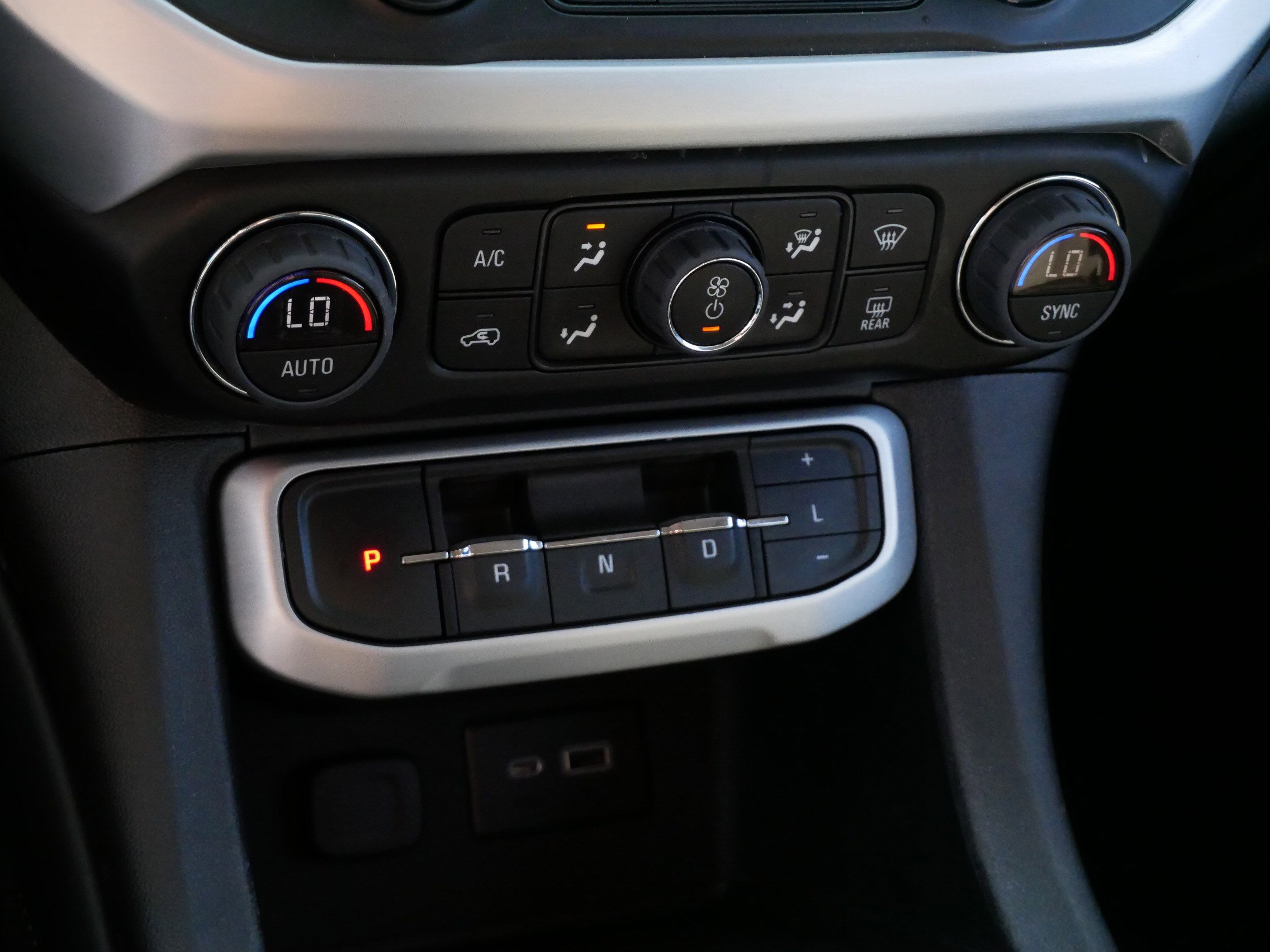 Used 2023 GMC Acadia SLE w/ Driver Convenience Package AWD/4WD image 23