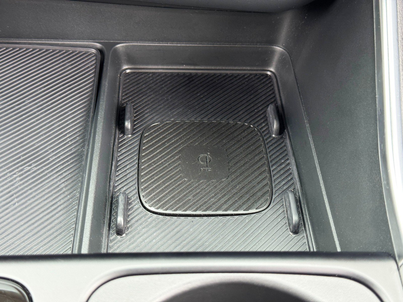 Used 2025 Kia Carnival SX w/ SX Dark Edition Package image 29