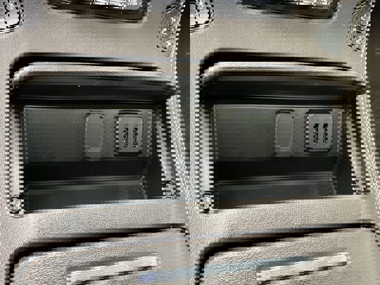 Used 2019 Chevrolet Suburban Premier image 32