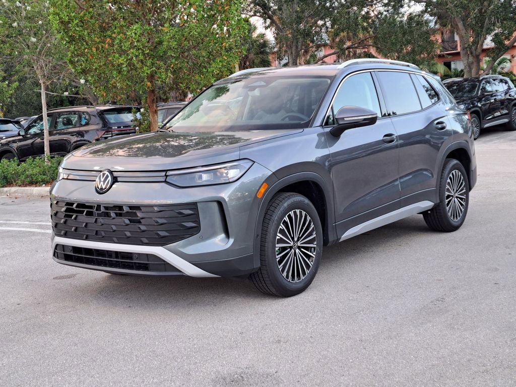 New 2026 Volkswagen Tiguan S FWD image 3