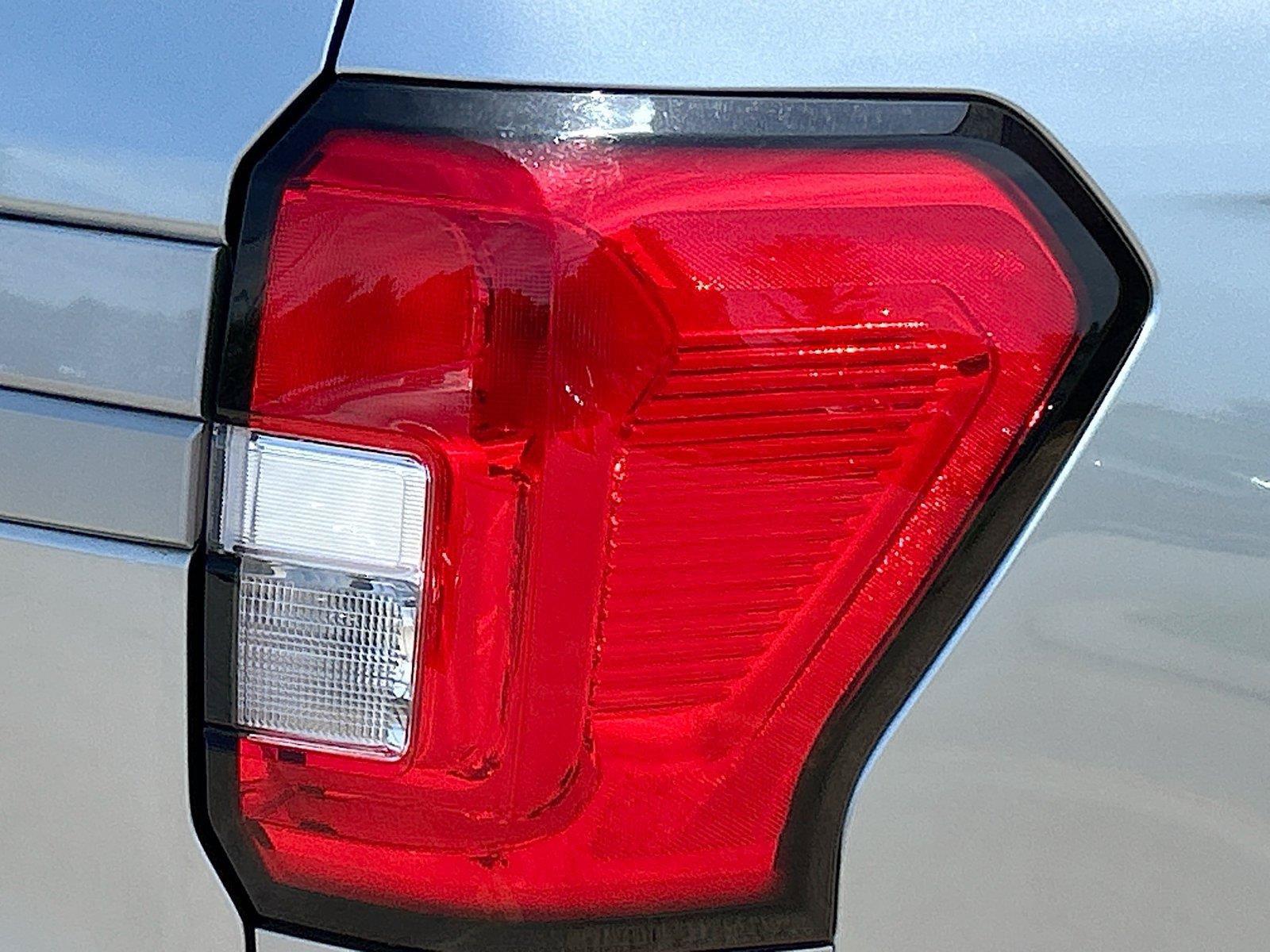 Used 2024 Ford Expedition XLT AWD/4WD image 11