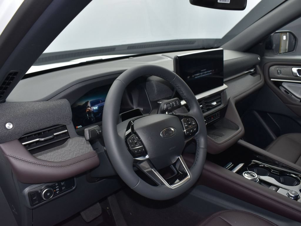 Used 2025 Ford Explorer Platinum w/ Ultimate Package RWD image 8