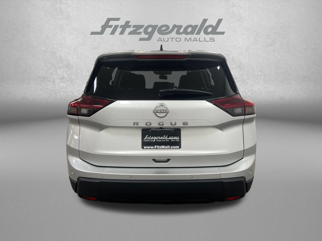 Used 2024 Nissan Rogue S FWD image 4