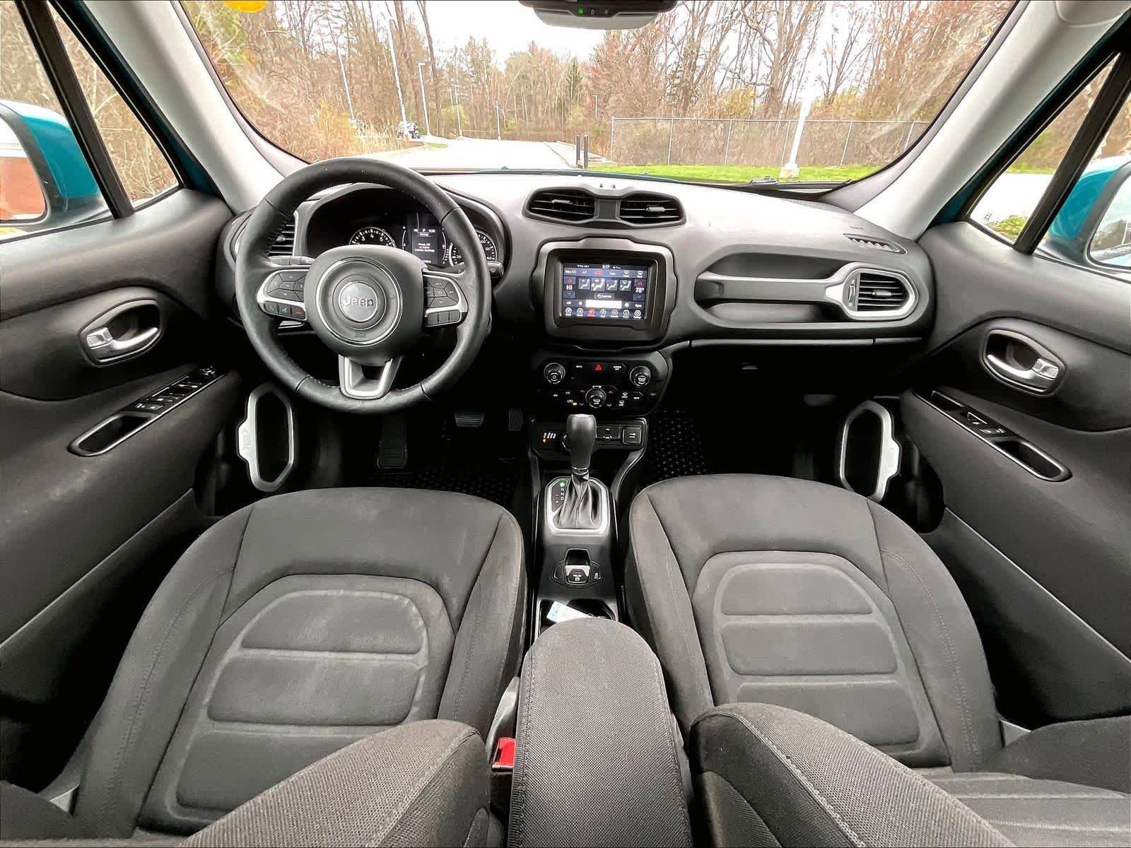 Used 2020 Jeep Renegade Latitude w/ Cold Weather Group AWD/4WD image 21