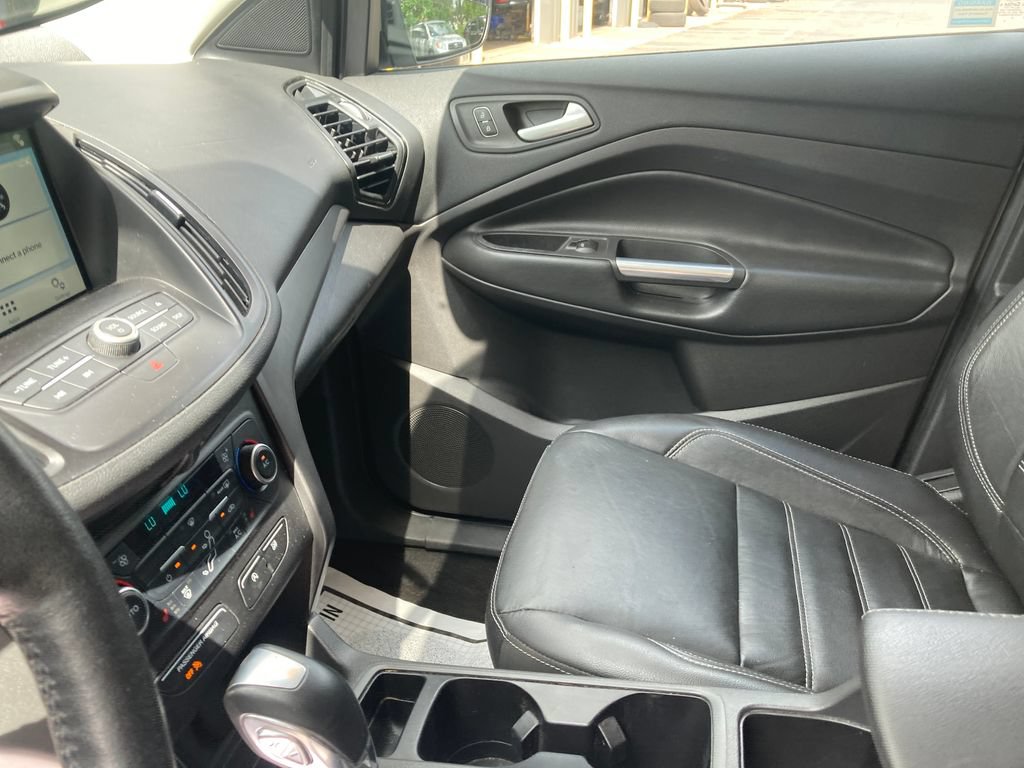 Used 2018 Ford Escape SEL AWD/4WD image 16