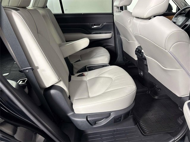 Used 2024 Toyota Grand Highlander Platinum image 9