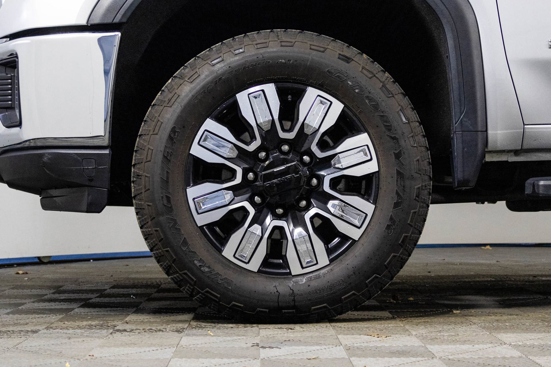 Used 2022 GMC Sierra 2500 SLE w/ SLE Value Package; image 39