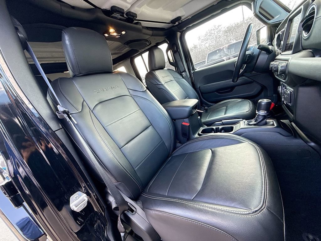 Used 2023 Jeep Wrangler Unlimited Sahara w/ Cold Weather Group image 32