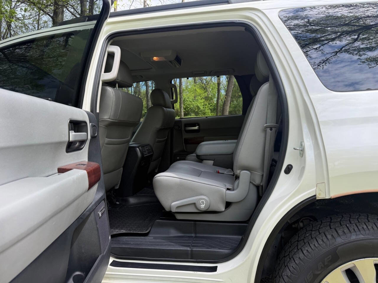 Used 2012 Toyota Sequoia Platinum AWD/4WD image 48