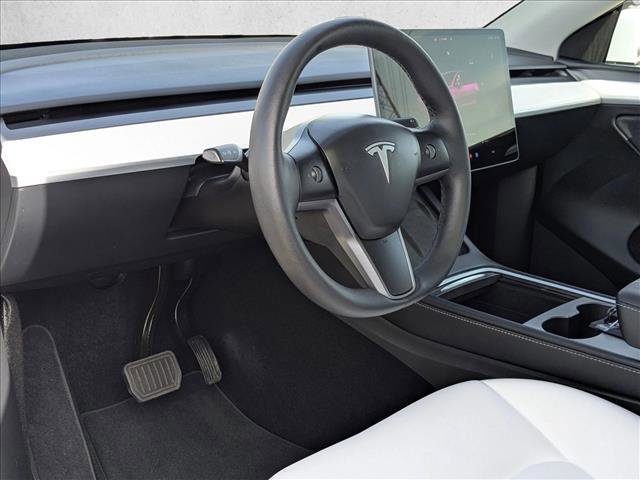 Used 2025 Tesla Model Y Long Range image 11