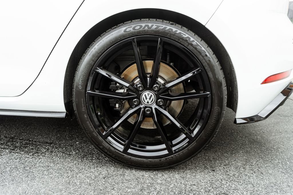 Used 2019 Volkswagen Golf R 4-Door AWD/4WD image 29