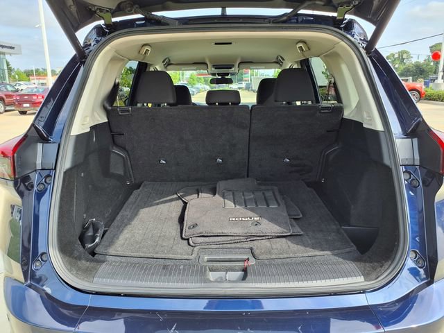 Used 2025 Nissan Rogue SV FWD image 11