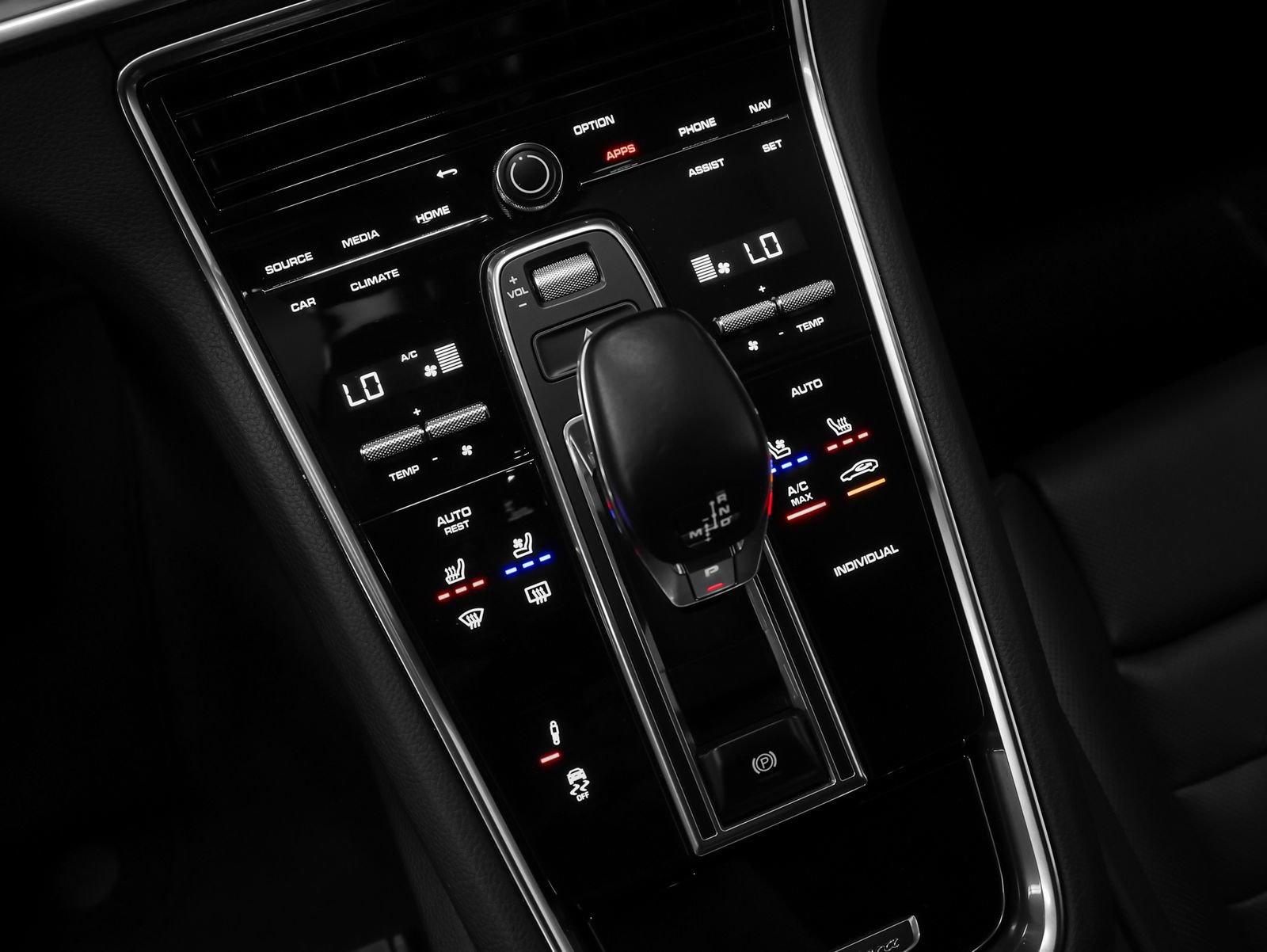 Certified 2023 Porsche Panamera AWD/4WD image 33