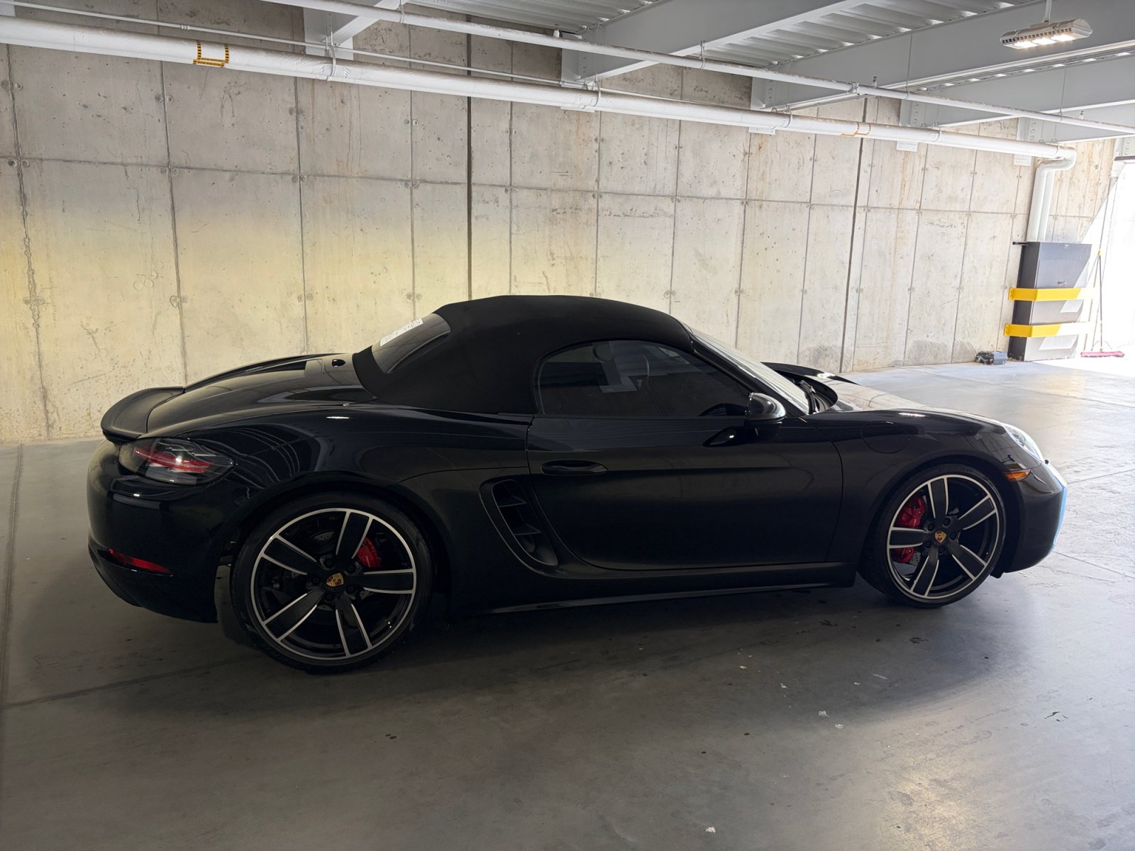 Certified 2025 Porsche 718 Boxster S RWD image 8