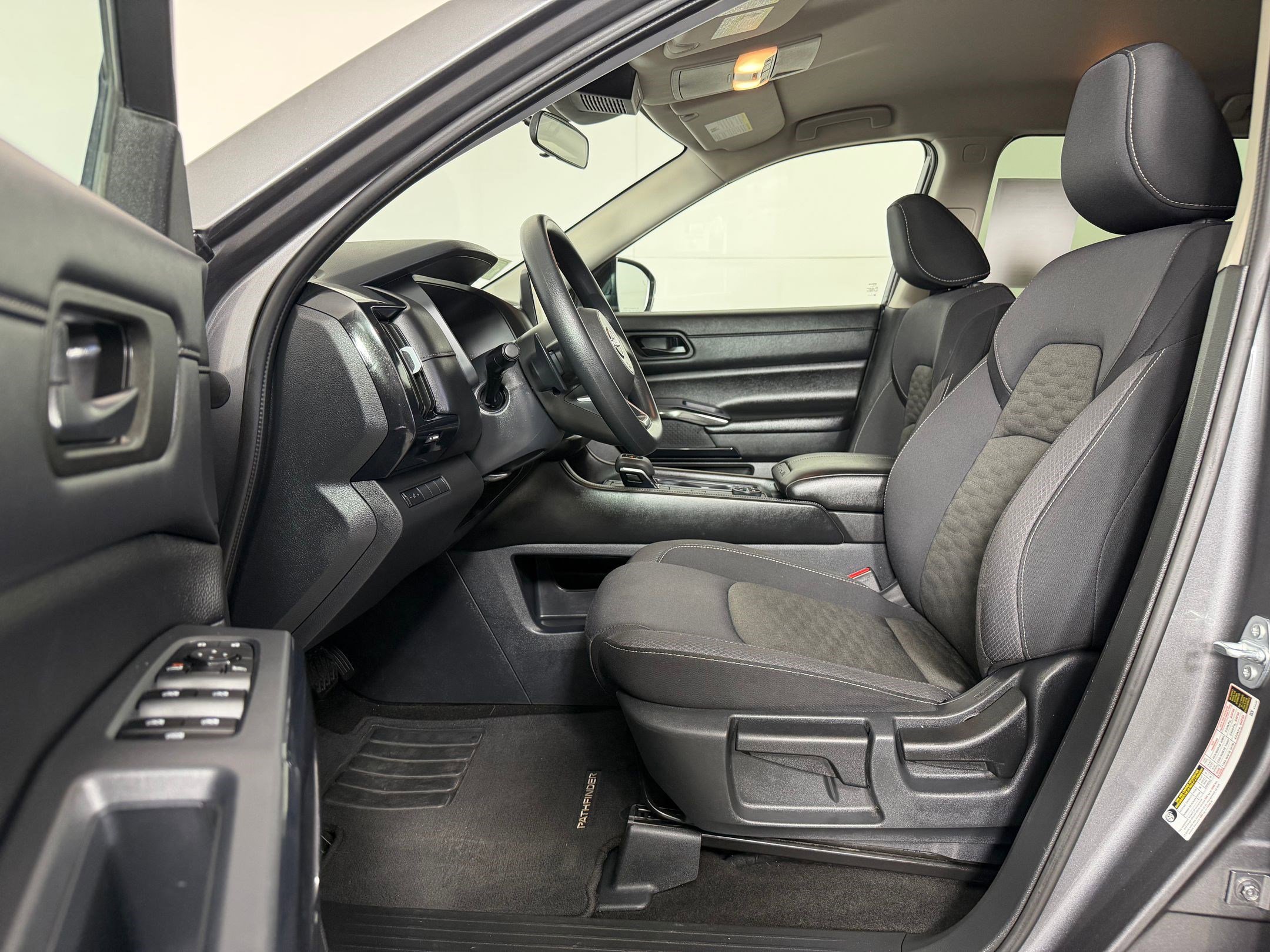 Used 2024 Nissan Pathfinder S AWD/4WD image 4