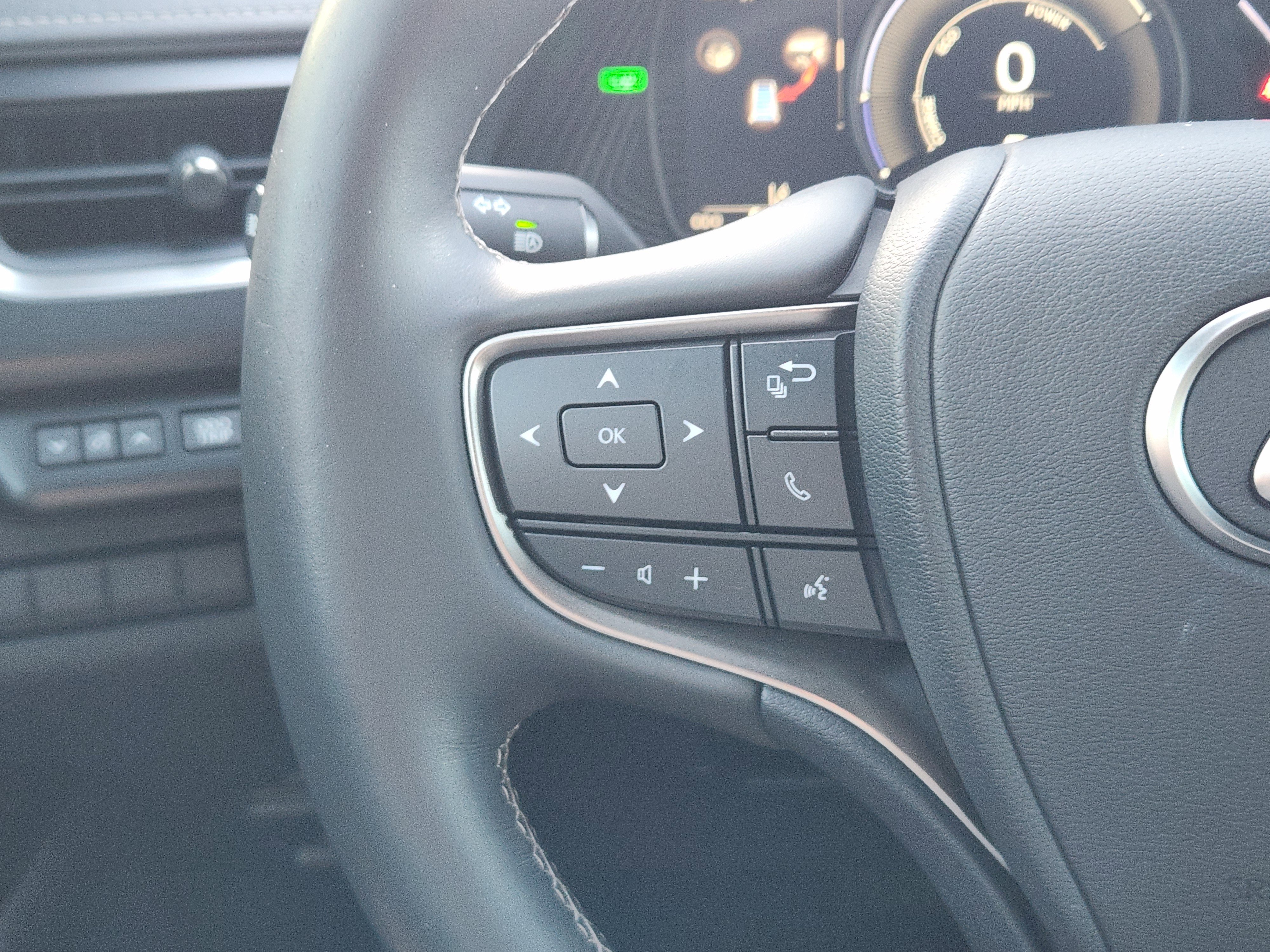 Used 2019 Lexus UX 250h image 38