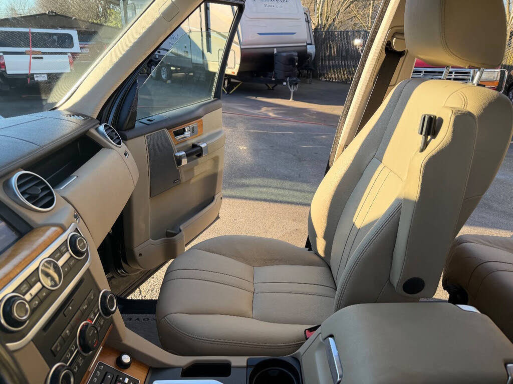 Used 2015 Land Rover LR4 HSE AWD/4WD image 27