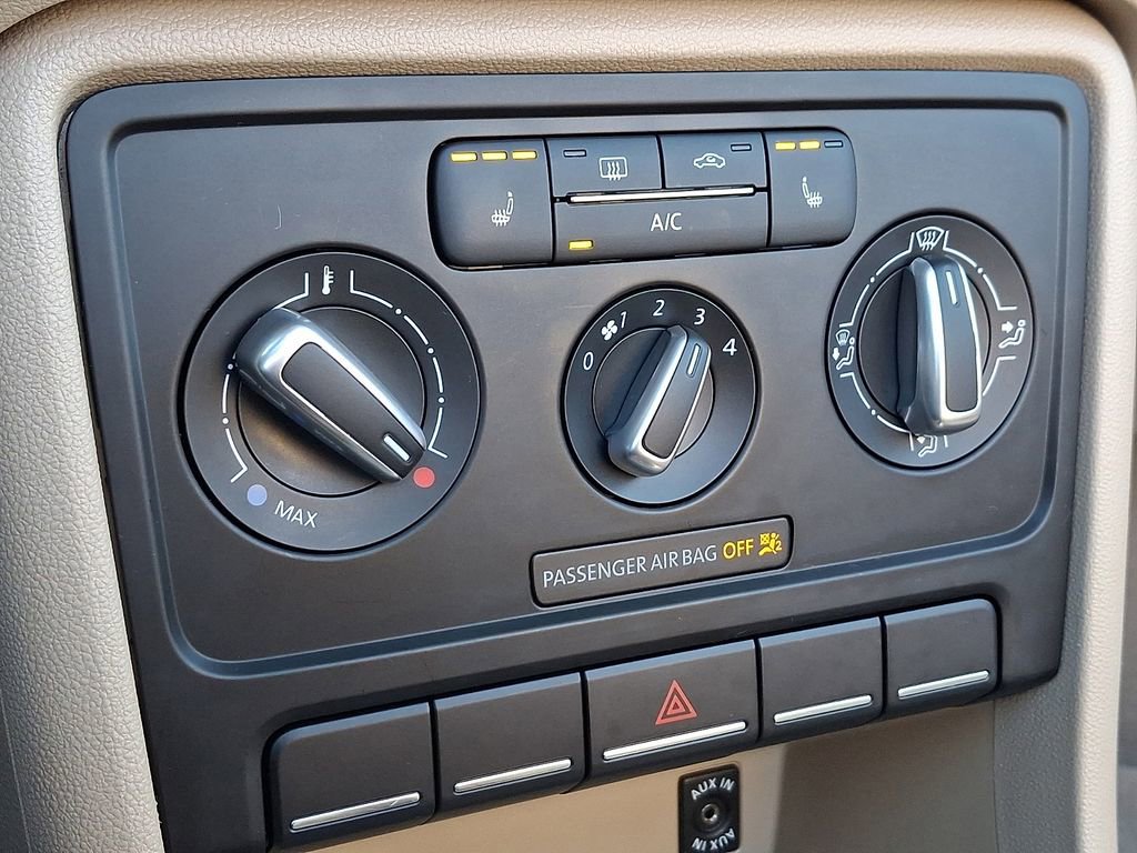 Used 2014 Volkswagen Beetle 2.5 image 16