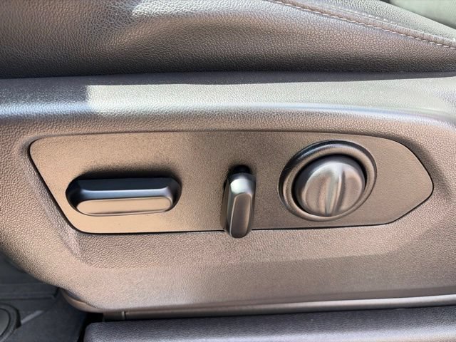 Used 2021 GMC Sierra 1500 SLT w/ SLT Convenience Package AWD/4WD image 15