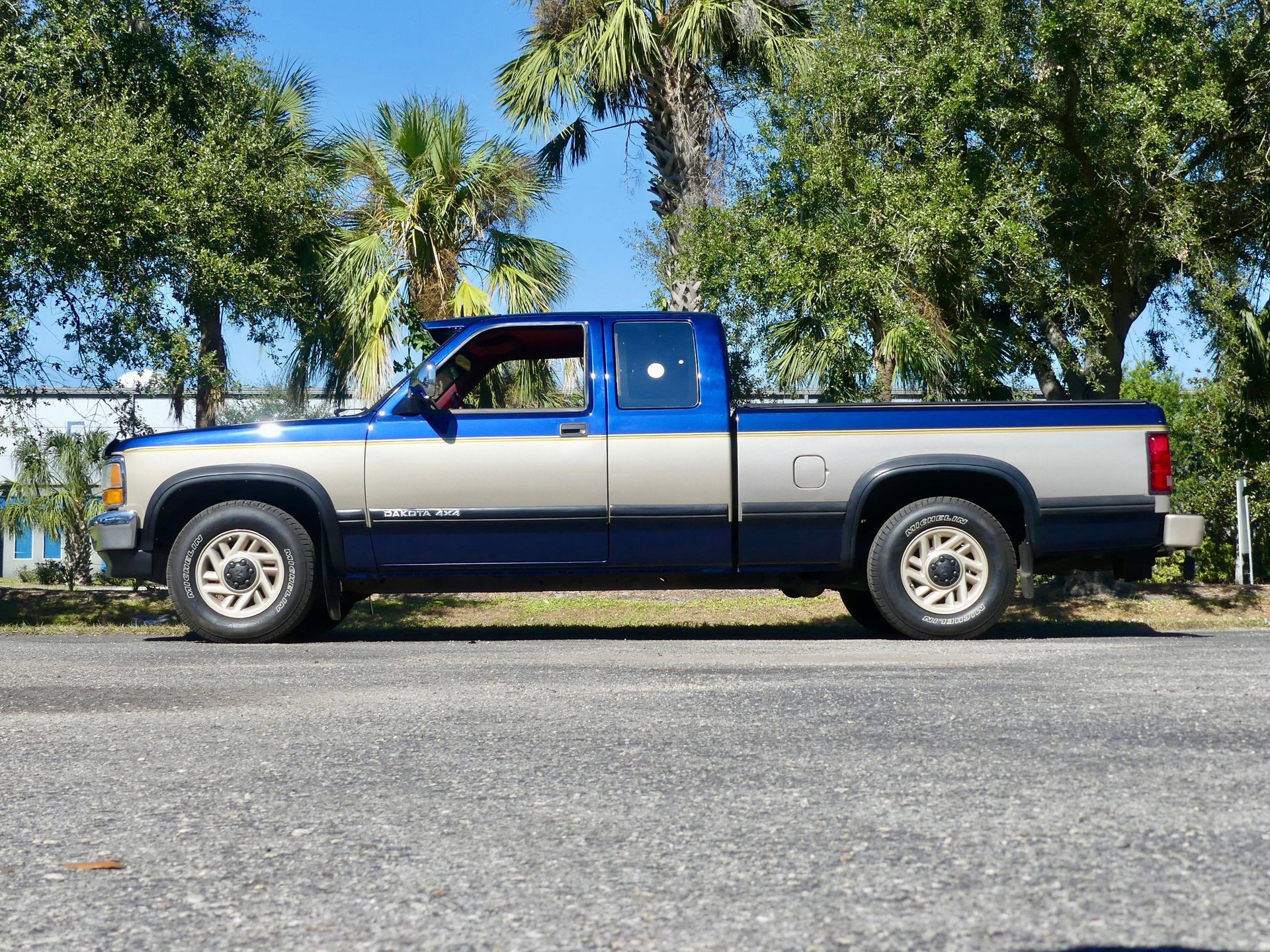 Used 1993 Dodge Dakota 2WD Club Cab image 12