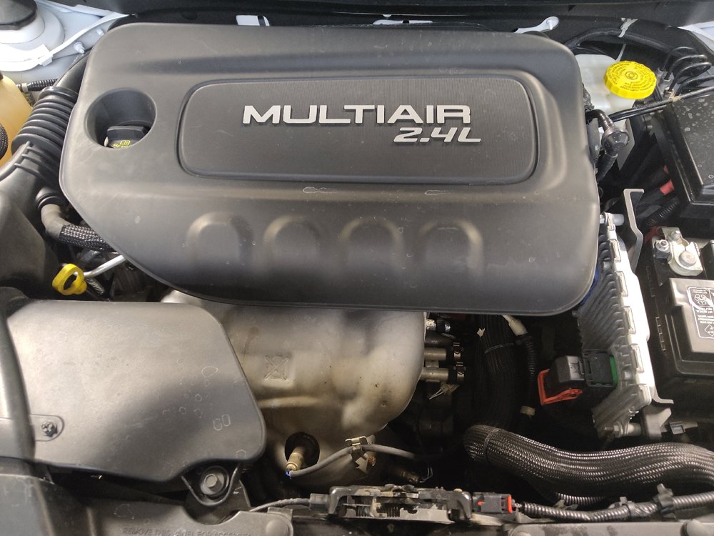 Used 2018 Jeep Cherokee Latitude w/ Altitude Package FWD image 30
