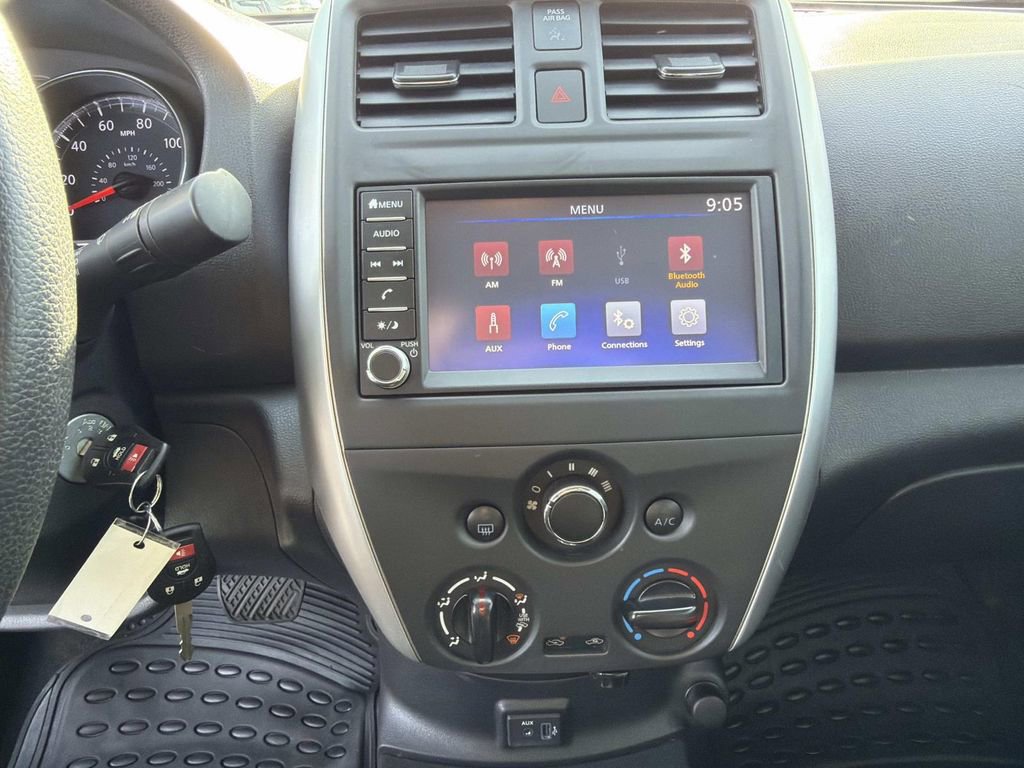 Used 2019 Nissan Versa SV image 29