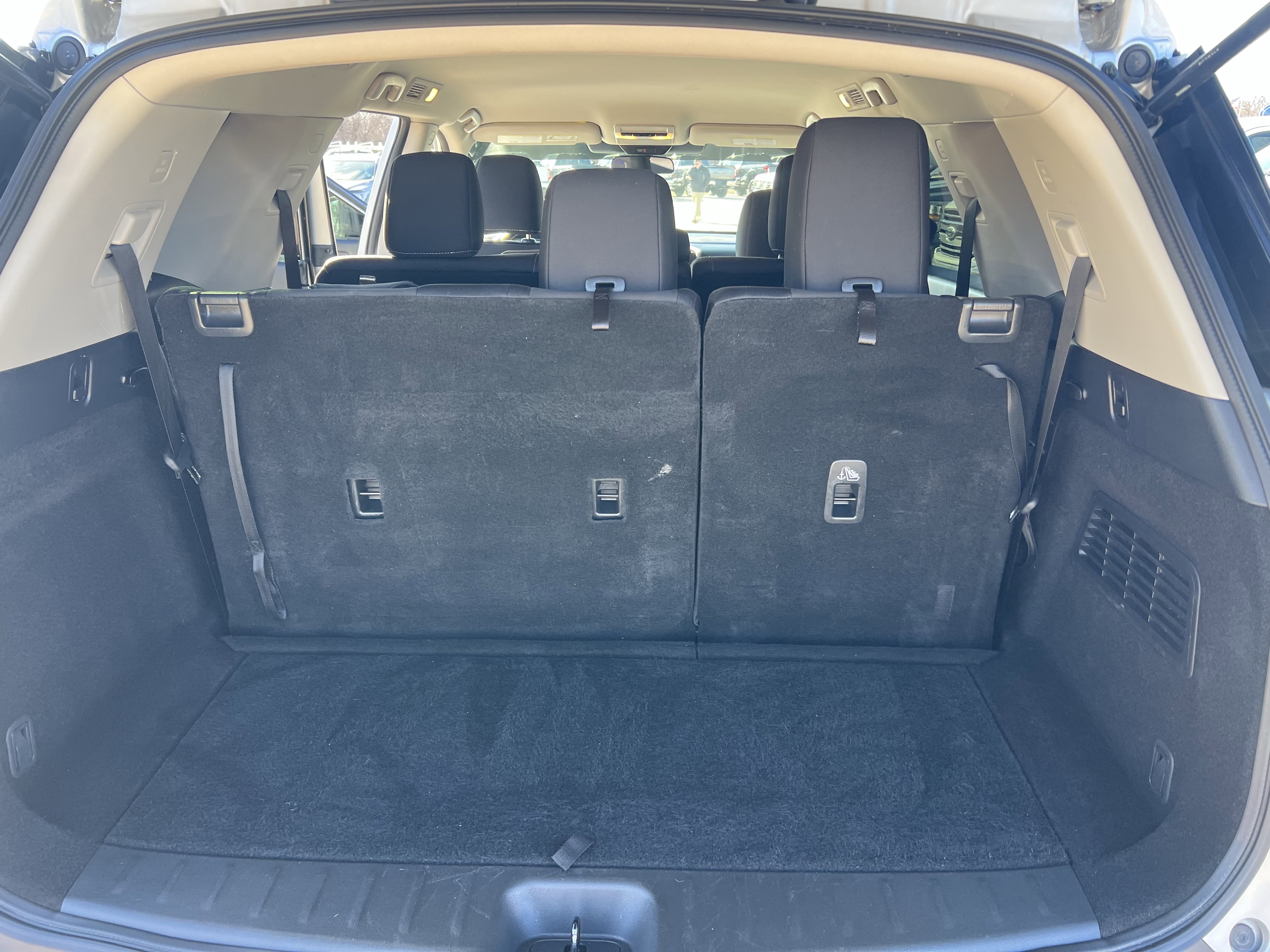 Used 2024 Nissan Pathfinder S image 21