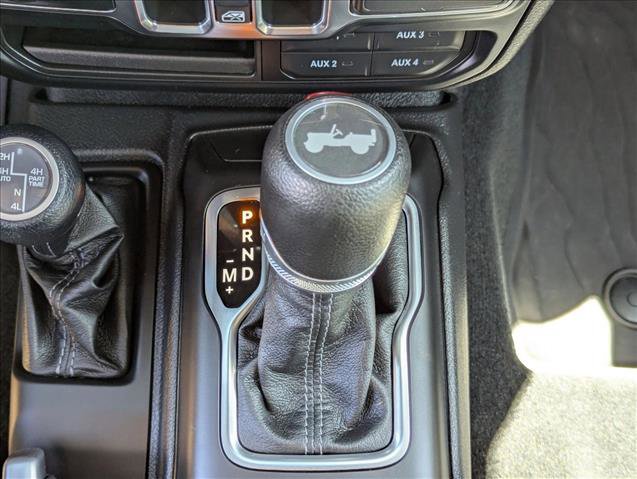 Used 2024 Jeep Wrangler Unlimited w/ Convenience Group AWD/4WD image 12