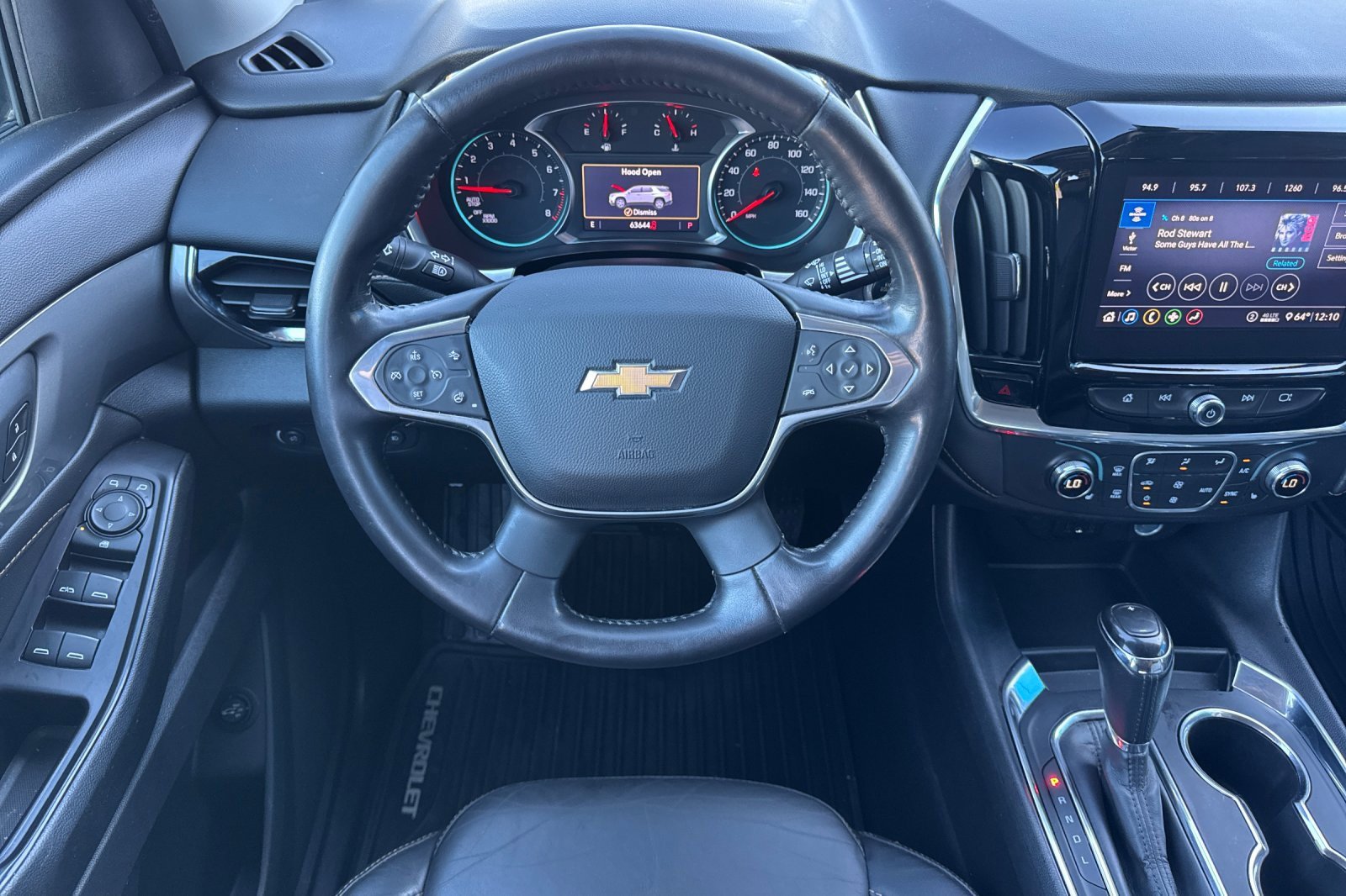 Used 2020 Chevrolet Traverse LT w/ LPO, Blackout Package image 17