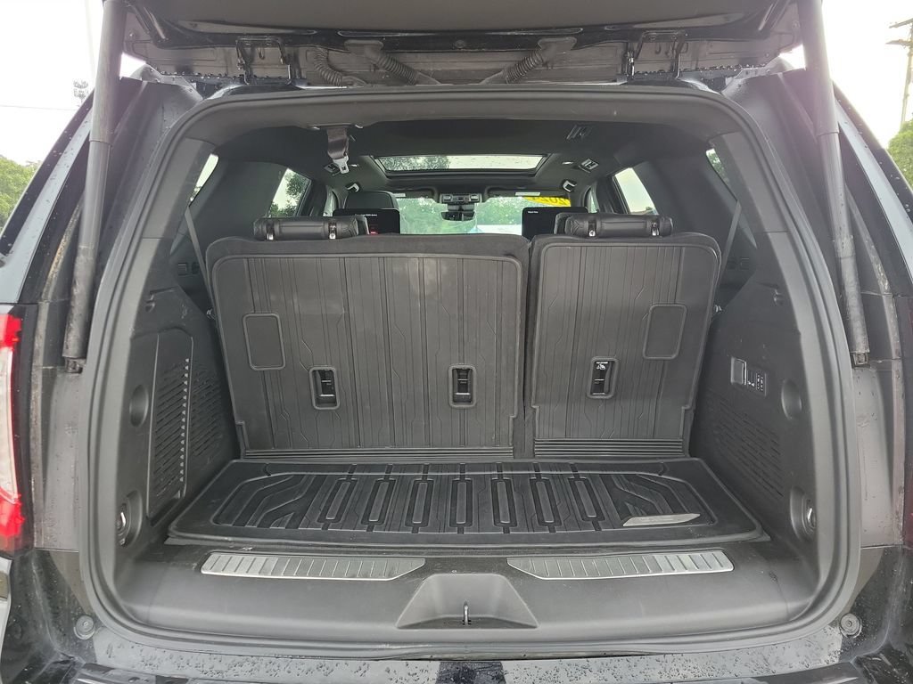 Used 2024 GMC Yukon Denali w/ Advanced Technology Package AWD/4WD image 6