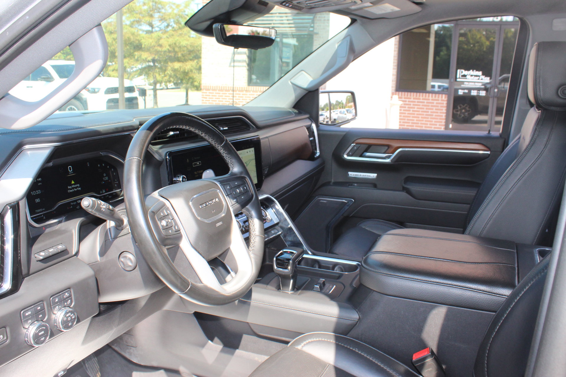 Used 2023 GMC Sierra 1500 Denali w/ Technology Package AWD/4WD image 15