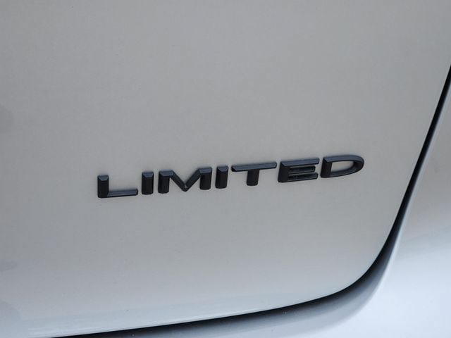 New 2026 Chrysler Pacifica Limited w/ S Appearance Package FWD image 8