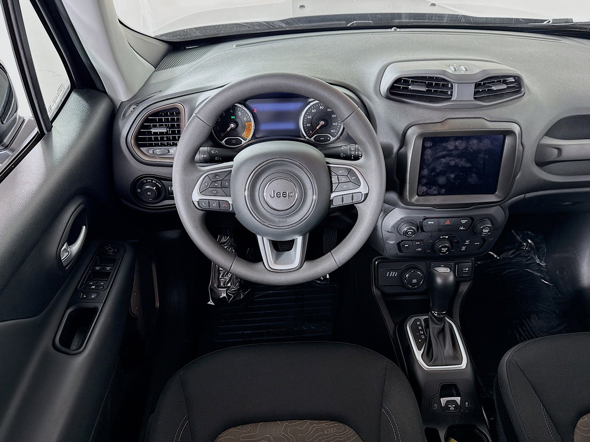 Used 2023 Jeep Renegade Latitude image 18
