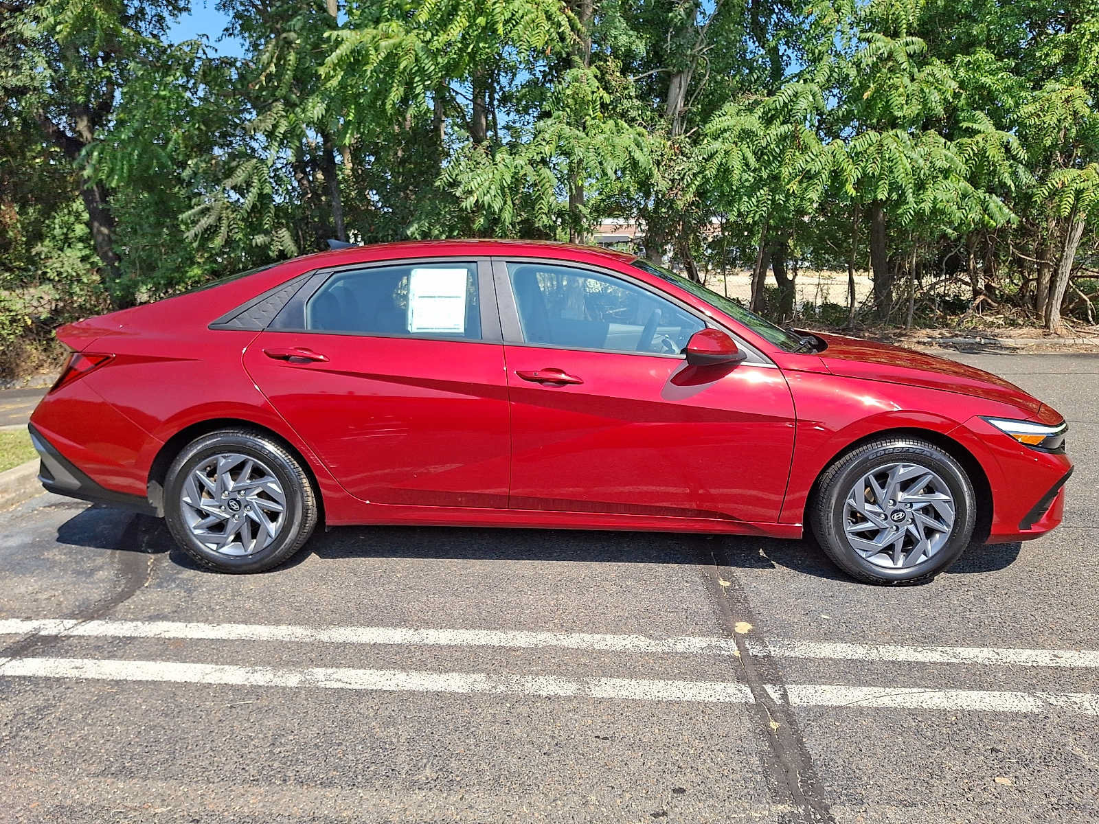 Used 2024 Hyundai Elantra SEL FWD image 7