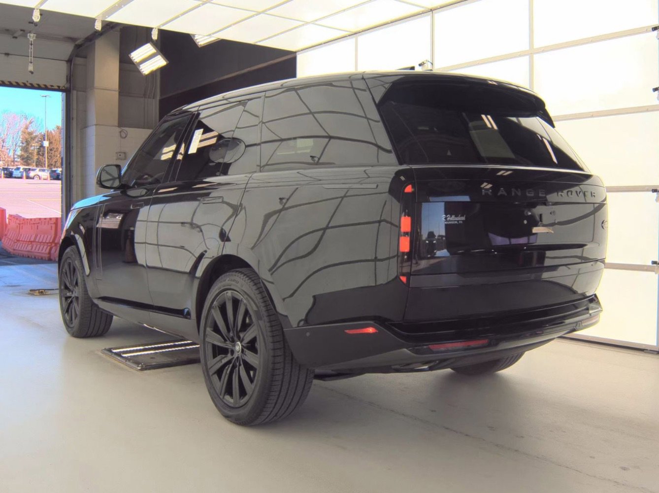 Used 2023 Land Rover Range Rover SE image 6