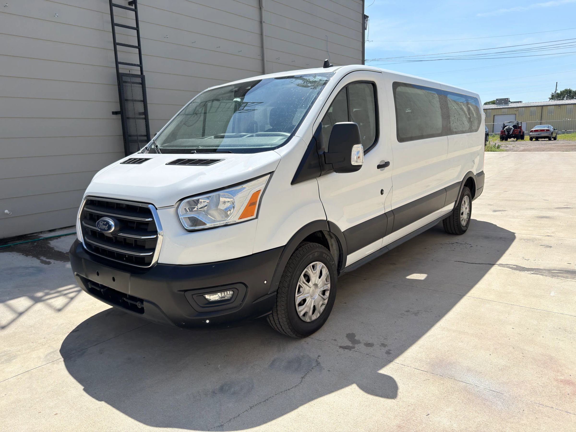 Used 2021 Ford Transit 350 XLT RWD image 3