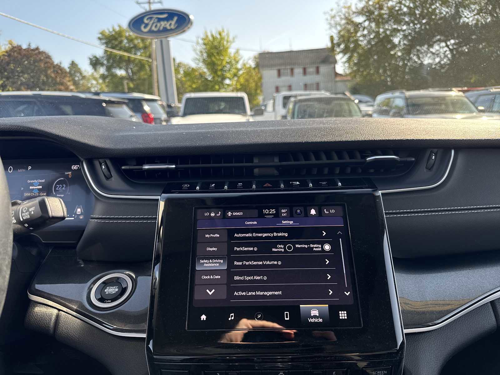 Used 2022 Jeep Grand Cherokee L Laredo w/ Luxury Tech Group I image 27