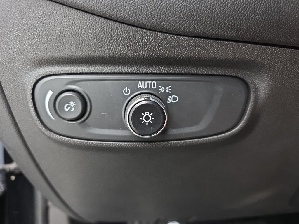 Used 2024 Chevrolet Equinox LT AWD/4WD image 24