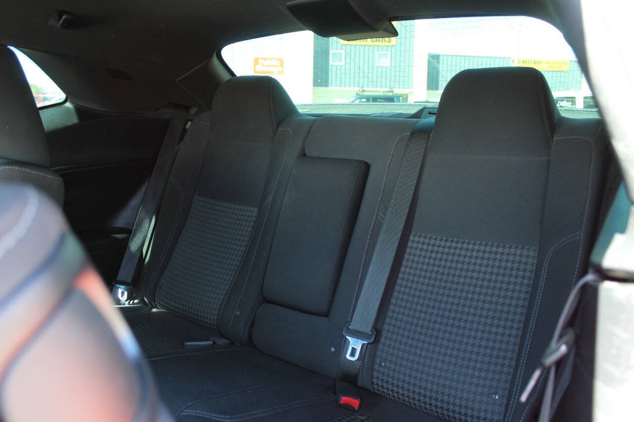 Used 2019 Dodge Challenger SXT RWD image 12