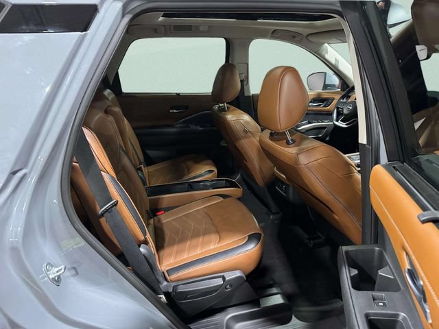 Used 2023 Nissan Pathfinder Platinum AWD/4WD image 27